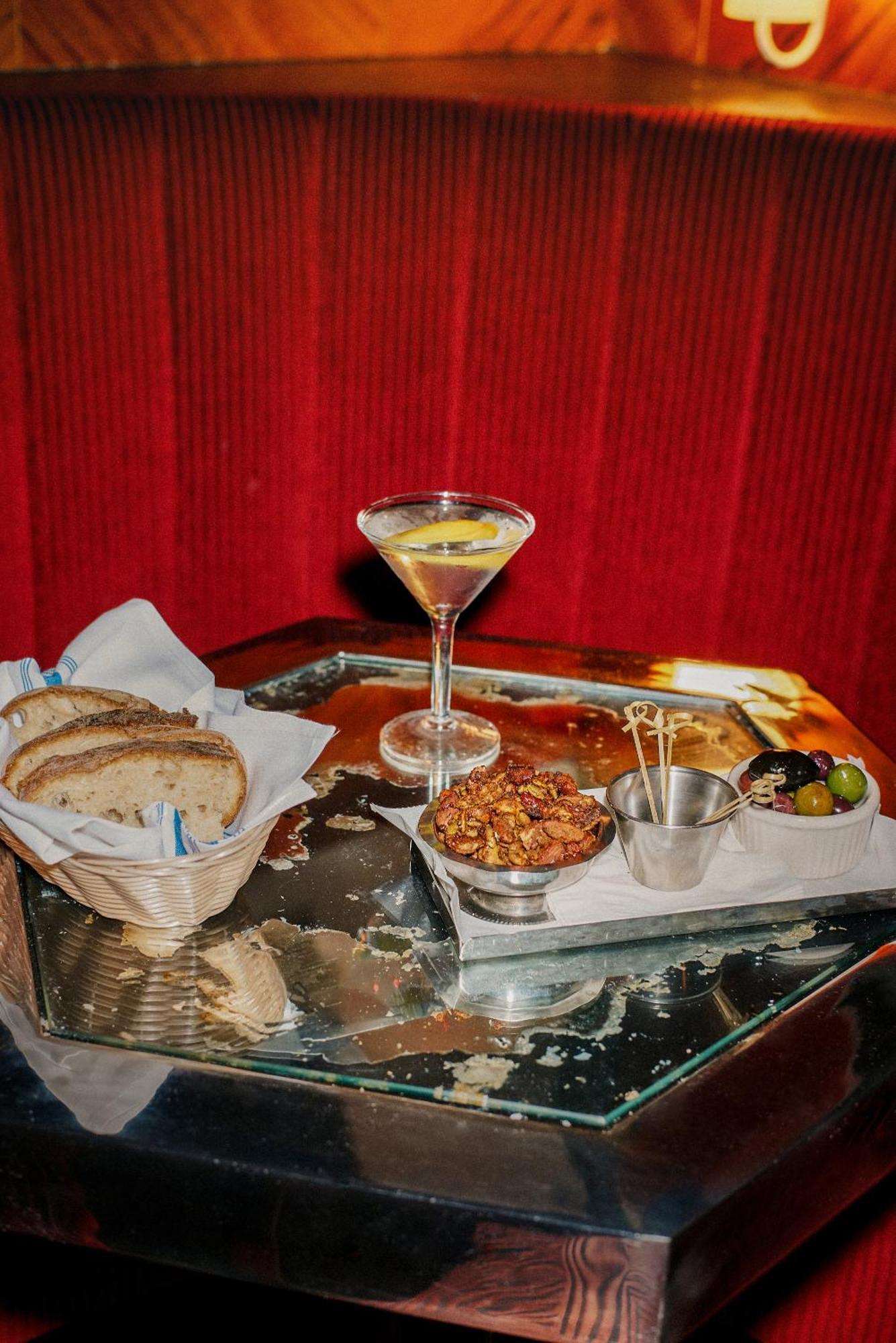 더 프레스딕 호텔 트리베카 뉴욕 외부 사진 A Vesper cocktail
