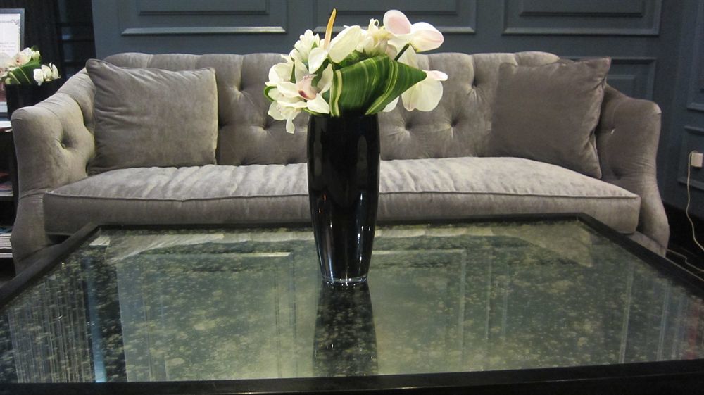 더 프레스딕 호텔 트리베카 뉴욕 외부 사진 A glass vase